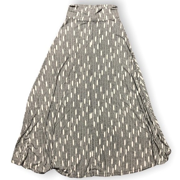 Dresses & Skirts - Victoria's Secret Black & White Chevron Arrow Maxi Skirt M Long Beach cover up